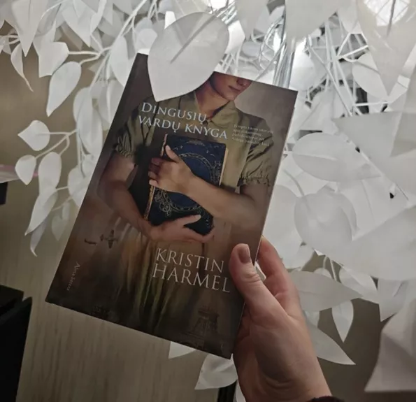 Dingusių vardų knyga