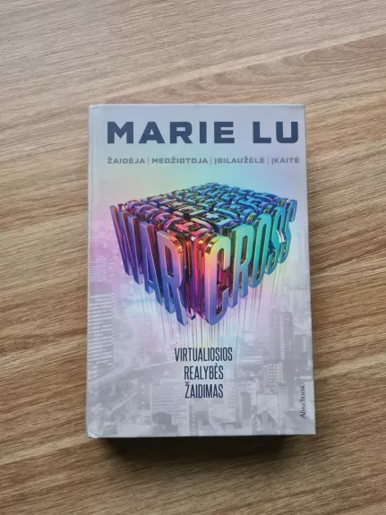 WARCROSS - Marie Lu, knyga 1