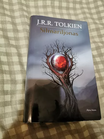 Silmariljonas - J. R. R. Tolkien, knyga 1