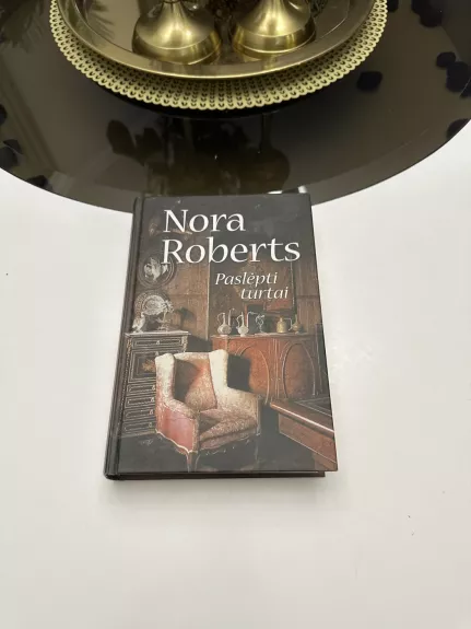 Paslėpti turtai - Nora Roberts, knyga 1