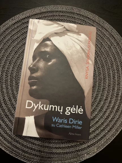 Dykumų gėlė - Waris Dirie, knyga