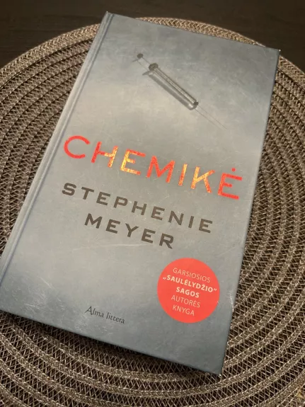 Chemikė - Stephenie Meyer, knyga