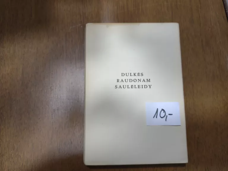 Dulkės raudonam saulėleidy