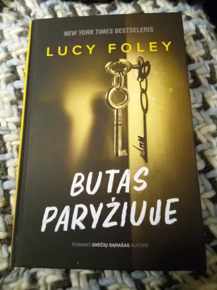 Butas Paryžiuje - Lucy Foley, knyga