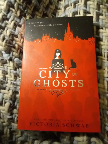 City of Ghosts - Victoria Schwab, knyga 1