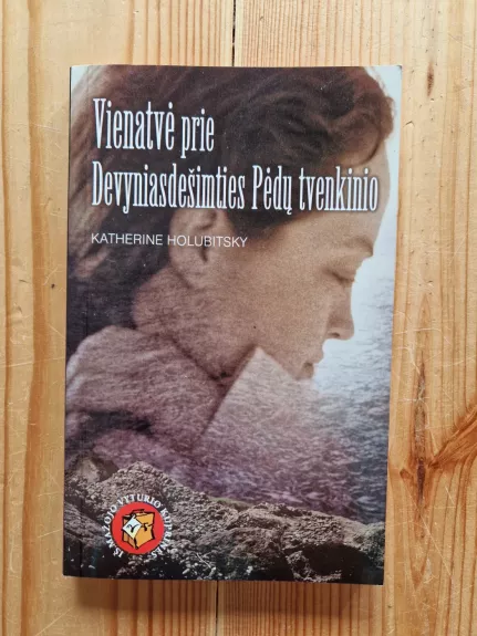 Vienatvė prie devyniasdešimties pėdų tvenkinio