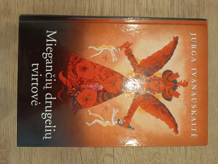 Miegančių drugelių tvirtovė