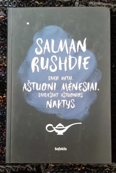 Dveji metai aštuoni mėnesiai dvidešimt aštuonios naktys