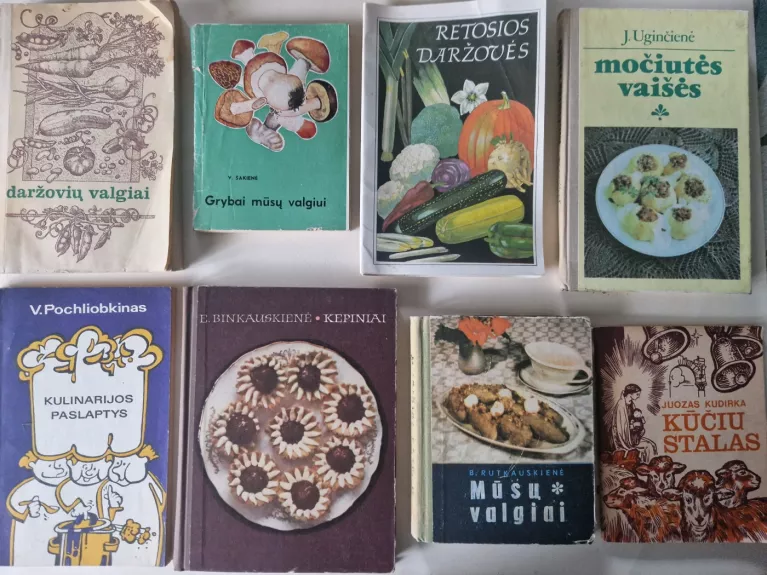17 maisto ruošos receptų knygų