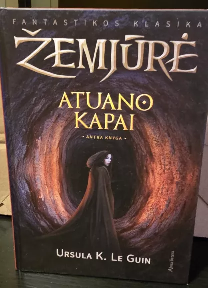 Žemjūrė 2: Atuano kapai - K. Le Guin Ursula, knyga 1