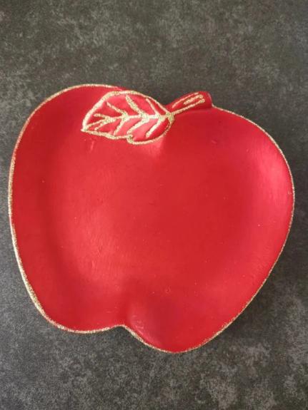 Lėkštutė raudonas obuoliukas