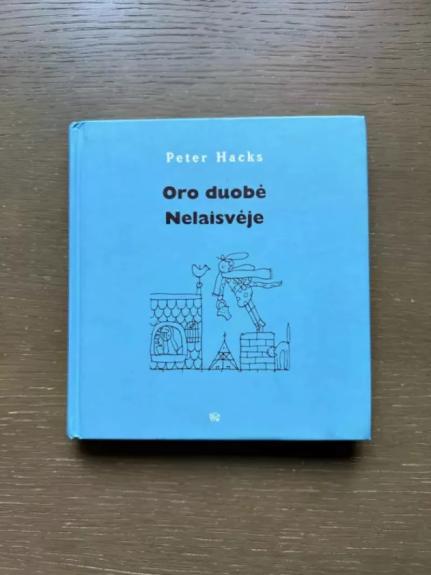 Oro duobė. Nelaisvėje