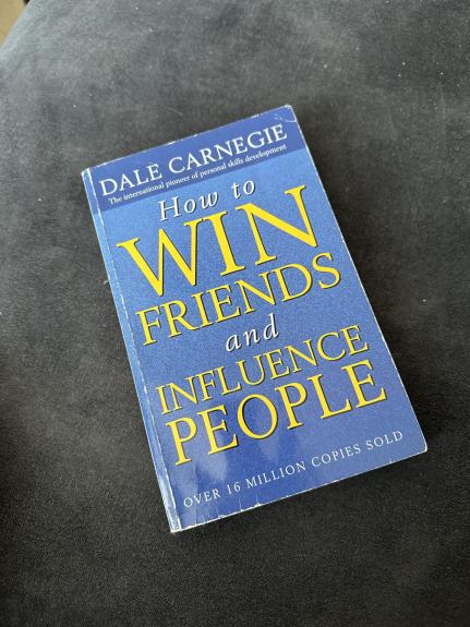How to Win Friends and Influence People - Dale Carnegie, knyga