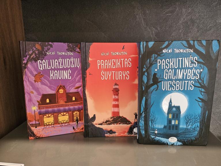 3logija: Paskutinės galimybės viešbutis, Prakeiktas švyturys, Galvažudžių kavinė