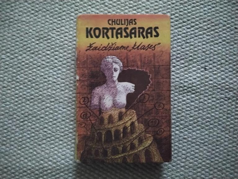 Žaidžiame 'klases"