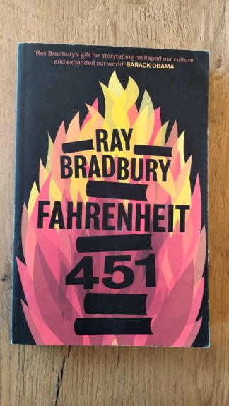 Fahrenheit 451 - Ray Bradbury, knyga