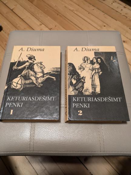 Keturiasdešimt penki - A. DIUMA, knyga