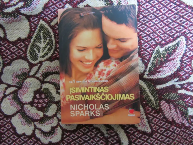 Įsimintinas pasivaikščiojimas - Nicholas Sparks, knyga