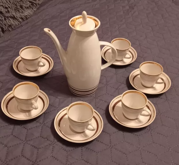 Vintažinis porcelianinis kavinukas ir puodeliai su lėkštutėmis Polonne