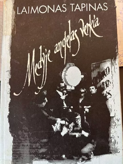 Medyje angelas verkia