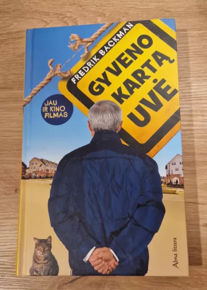 Gyveno kartą Uvė - Fredrik Backman, knyga 1