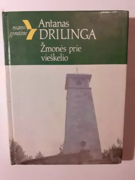 Žmonės prie vieškelio