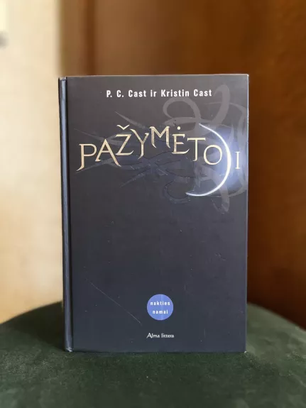 Pažymėtoji - P. C. Cast, Kristin  Cast, knyga 1
