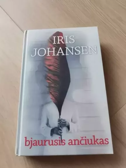 Bjaurusis ančiukas - Iris Johansen, knyga 1