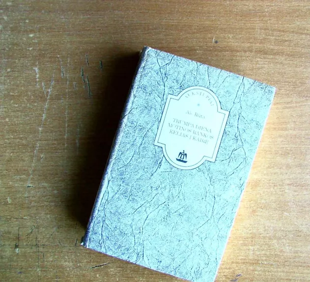 Trumpa diena. Motinos rankos. Kelias į kairę