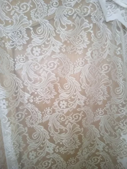 Nėrinių didelė staltiesė