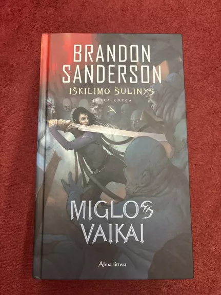Iškilimo šulinys. Miglos vaikai. 2 knyga - Brandon Sanderson, knyga