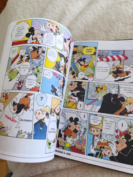 Donaldas ir kiti. Įtartinai kvepiantys pinigai ir šuolis į kosmosą