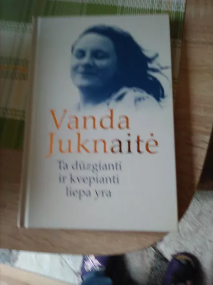 Ta dūzgianti ir kvepianti liepa yra