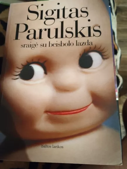 Sraigė su beisbolo lazda