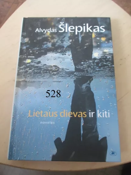 Lietaus dievas ir kiti (novelės)