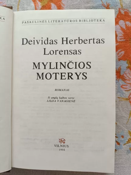 Mylinčios moterys
