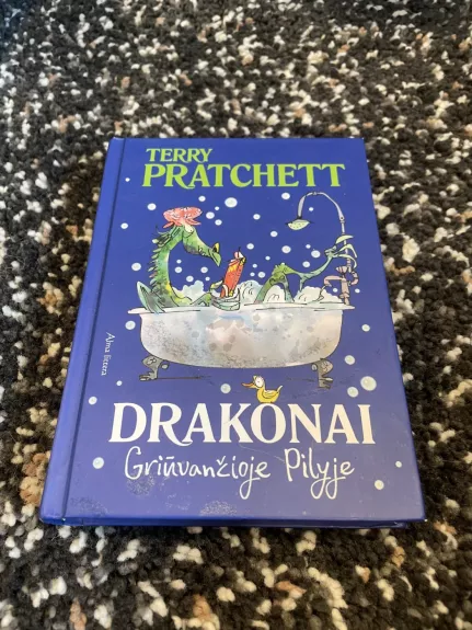 Drakonai griūvančioje pilyje