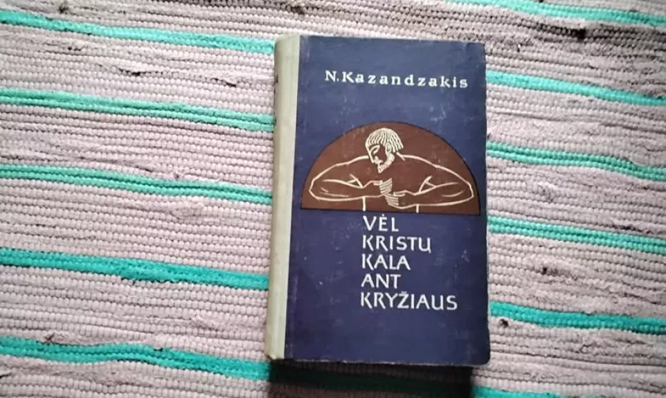 Vėl Kristų kala ant kryžiaus