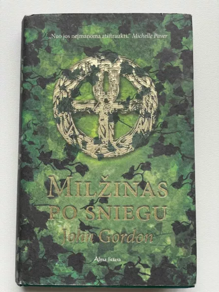 Milžinas po sniegu