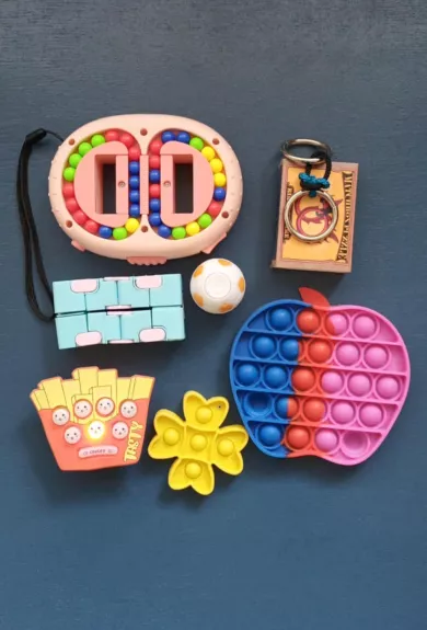 Įvairūs žaisliukai-žaidimai, 7vnt. + medžiaginė kuprinytė - , stalo žaidimas 1