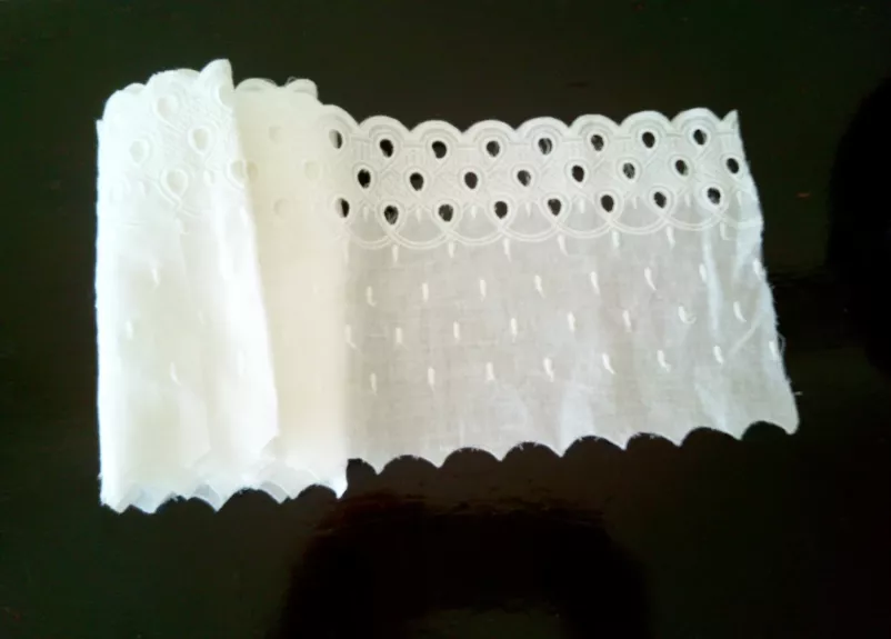 Prabangūs batisto mezginiai