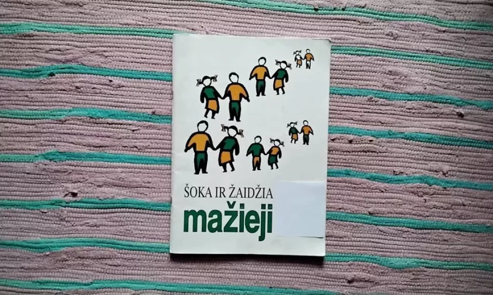 Šoka ir žaidžia mažieji