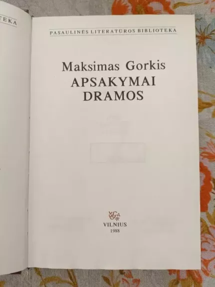 Apsakymai. Dramos