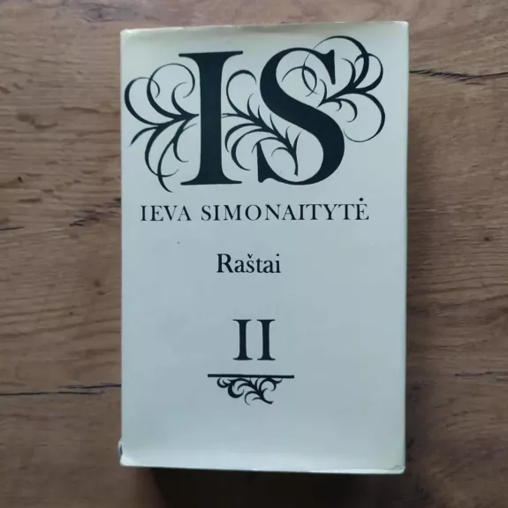 Pavasarių audroj / Be tėvo / Pikčiurnienė