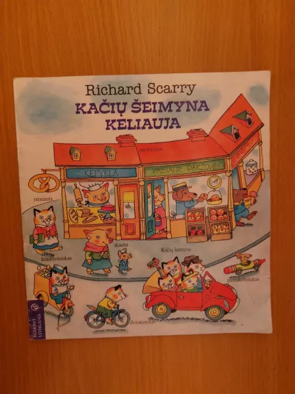 Kačių šeimyna keliauja