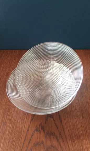 Stikliniai dubenys, 2vnt.