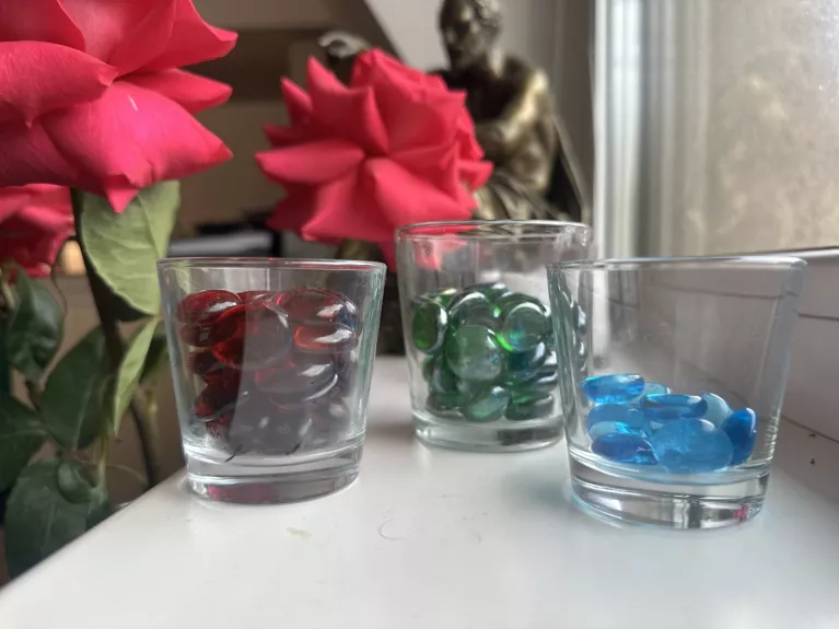 Dekoratyviniai stiklo akmenukai (rinkinys, 3 spalvos)