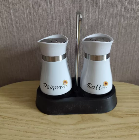 Prieskonių indelių rinkinys