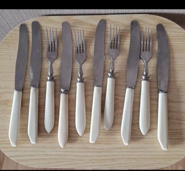 Peiliai ir šakutės