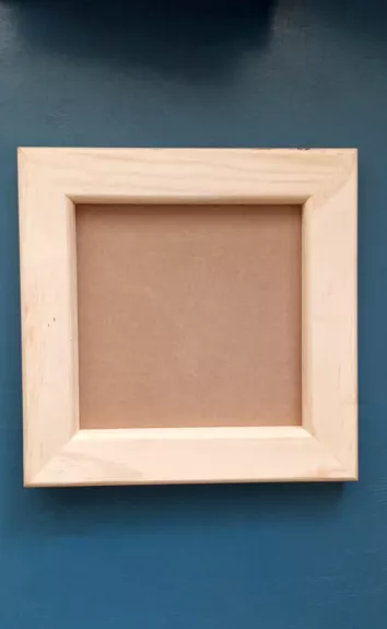 Medinis rėmelis, be stiklo, 24x24cm